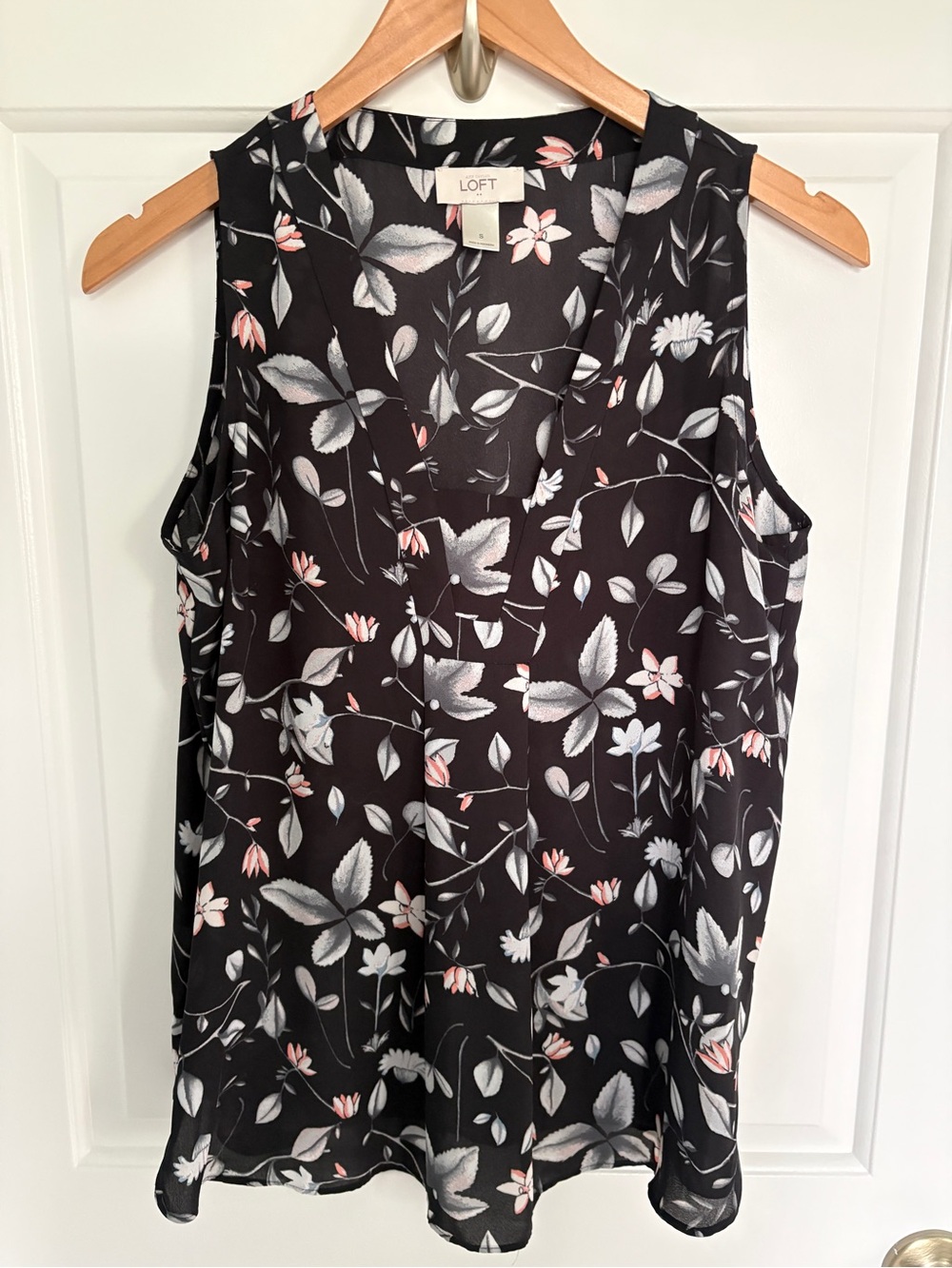 LOFT Navy Small Floral Sleeveless V-Neck Blouse